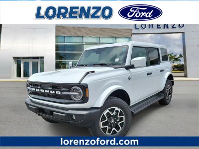 2026 Ford Bronco Outer Banks in Oxford White — front three-quarter view