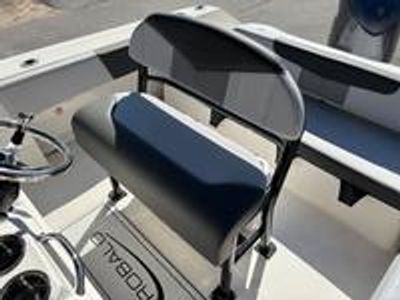 2026 Robalo 202 EX - Photo 10