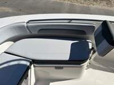 2026 Robalo 202 EX - Photo 8