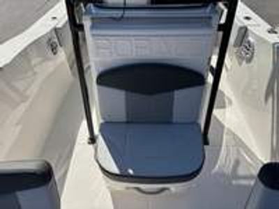 2026 Robalo 202 EX - Photo 6