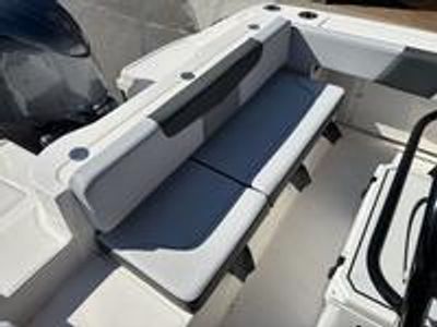 2026 Robalo 202 EX - Photo 12