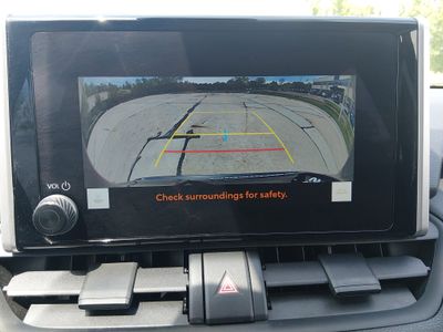 2025 Toyota RAV4 - Photo 16