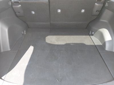2025 Toyota RAV4 - Photo 11