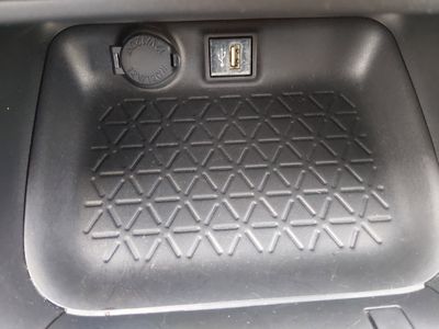 2025 Toyota RAV4 - Photo 17