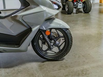 2026 Honda PCX - Photo 10
