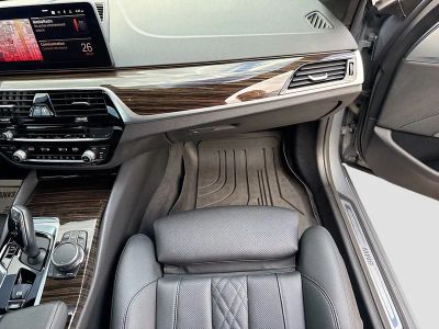 2023 BMW 5 Series — photo 18 view