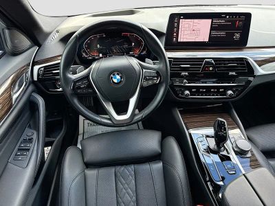 2023 BMW 5 Series — photo 17 view