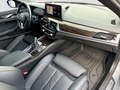 2023 BMW 5 Series — photo 14 view