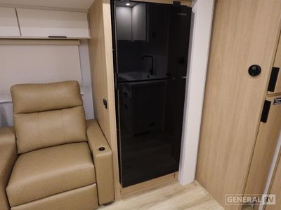 2026 Winnebago Thrive - Photo 12