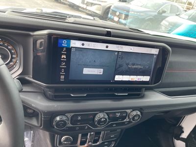 2025 Jeep Wrangler - Photo 12