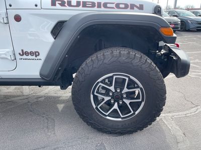 2025 Jeep Wrangler - Photo 22