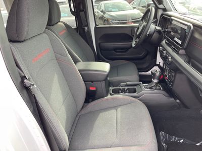 2025 Jeep Wrangler - Photo 20