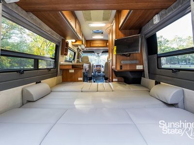 2014 Roadtrek SS - Photo 10