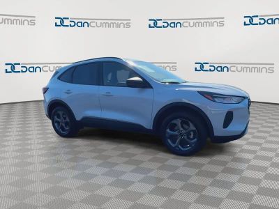 2025 Ford Escape — side profile view