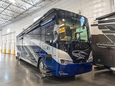 2026 Tiffin ALLEGRO BUS — front three-quarter view