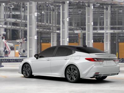 2026 Toyota Camry - Photo 8