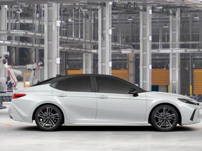 2026 Toyota Camry - Photo 14