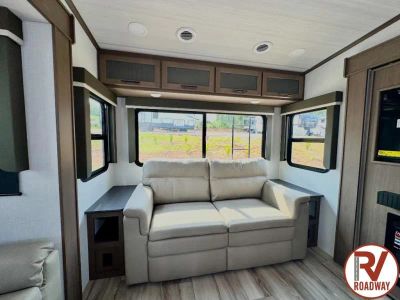 2027 Cougar Half-Ton 28RLI — photo 14 view