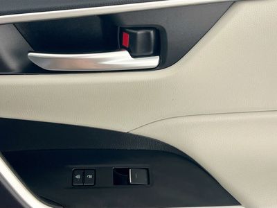 2025 Toyota RAV4 - Photo 28