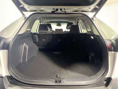 2025 Toyota RAV4 - Photo 30