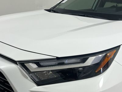 2025 Toyota RAV4 - Photo 9