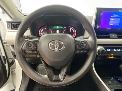 2025 Toyota RAV4 - Photo 15