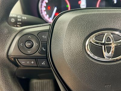 2025 Toyota RAV4 - Photo 16