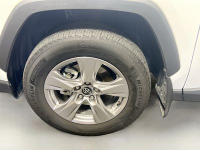 2025 Toyota RAV4 - Photo 11
