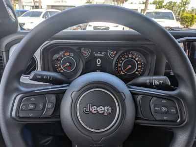 2026 Jeep Wrangler — photo 27 view