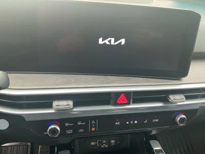 2026 Kia Sorento — photo 12 view