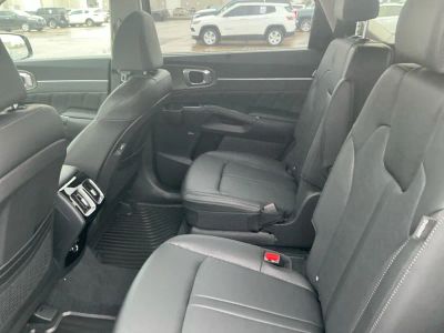 2026 Kia Sorento — photo 17 view