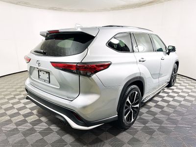 2021 Toyota Highlander - Photo 3