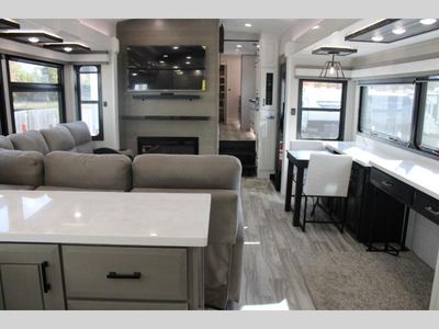 2025 Jayco Pinnacle - Photo 9