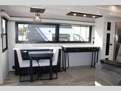 2025 Jayco Pinnacle - Photo 11