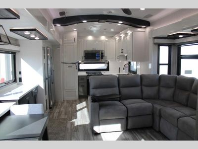 2025 Jayco Pinnacle - Photo 7