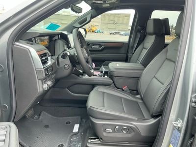 2026 GMC Yukon XL — photo 10 view