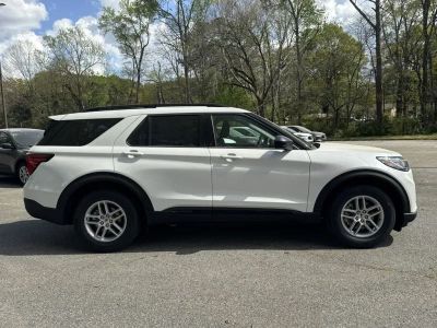 2026 Ford Explorer — photo 8 view