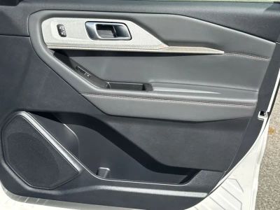 2026 Ford Explorer — photo 14 view
