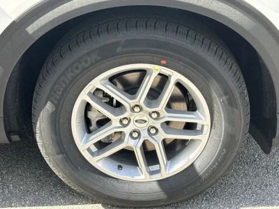 2026 Ford Explorer — photo 12 view