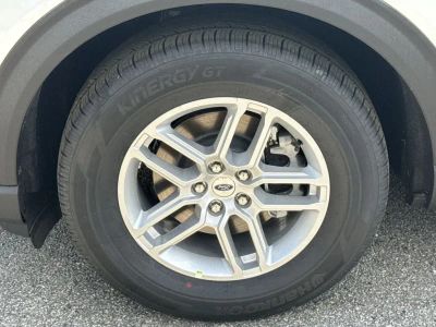 2026 Ford Explorer — photo 11 view