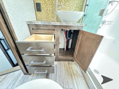 2020 Dutchmen RV Voltage - Photo 34