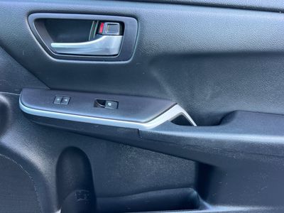 2015 Toyota Camry - Photo 17