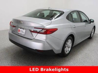 2025 Toyota Camry FWD - Photo 6