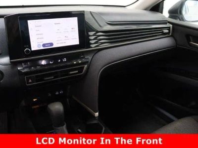 2025 Toyota Camry FWD - Photo 14
