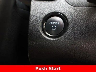 2025 Toyota Camry FWD - Photo 16