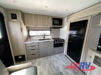 2025 Dutchmen RV Kodiak Ultra-Lite - Photo 11