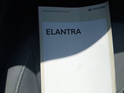 2025 Hyundai Elantra — photo 21 view