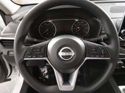 2025 Nissan Altima — photo 12 view