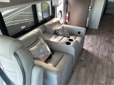 2026 Thor Palazzo GT - Photo 11