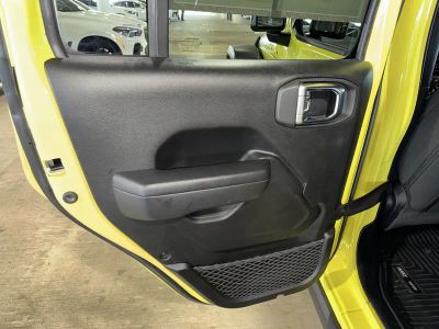 2023 Jeep Wrangler — photo 16 view